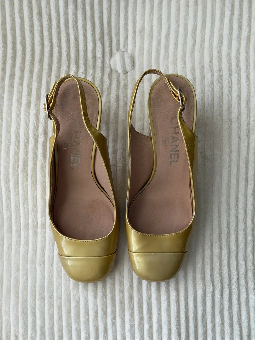CHANEL elegant cc